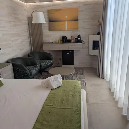 לינה וארוחת בוקר Al Corso Charming 4*